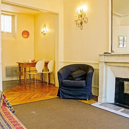 Apartment Apartment Berri A Paris